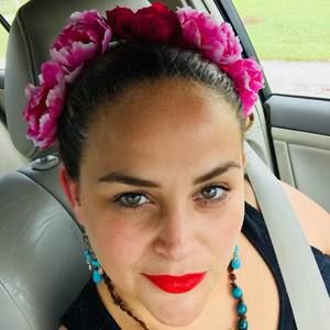 Meet your Posher, Carolina